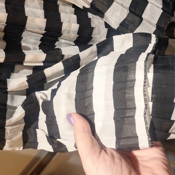 Girls Striped Dresss - Picture 2 of 3